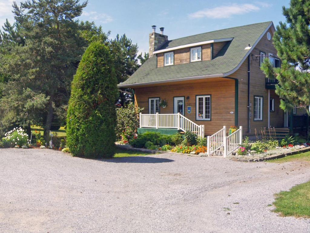 Gite La Halte Du Verger Bed And Breakfast Rivière-du-Loup Eksteriør billede