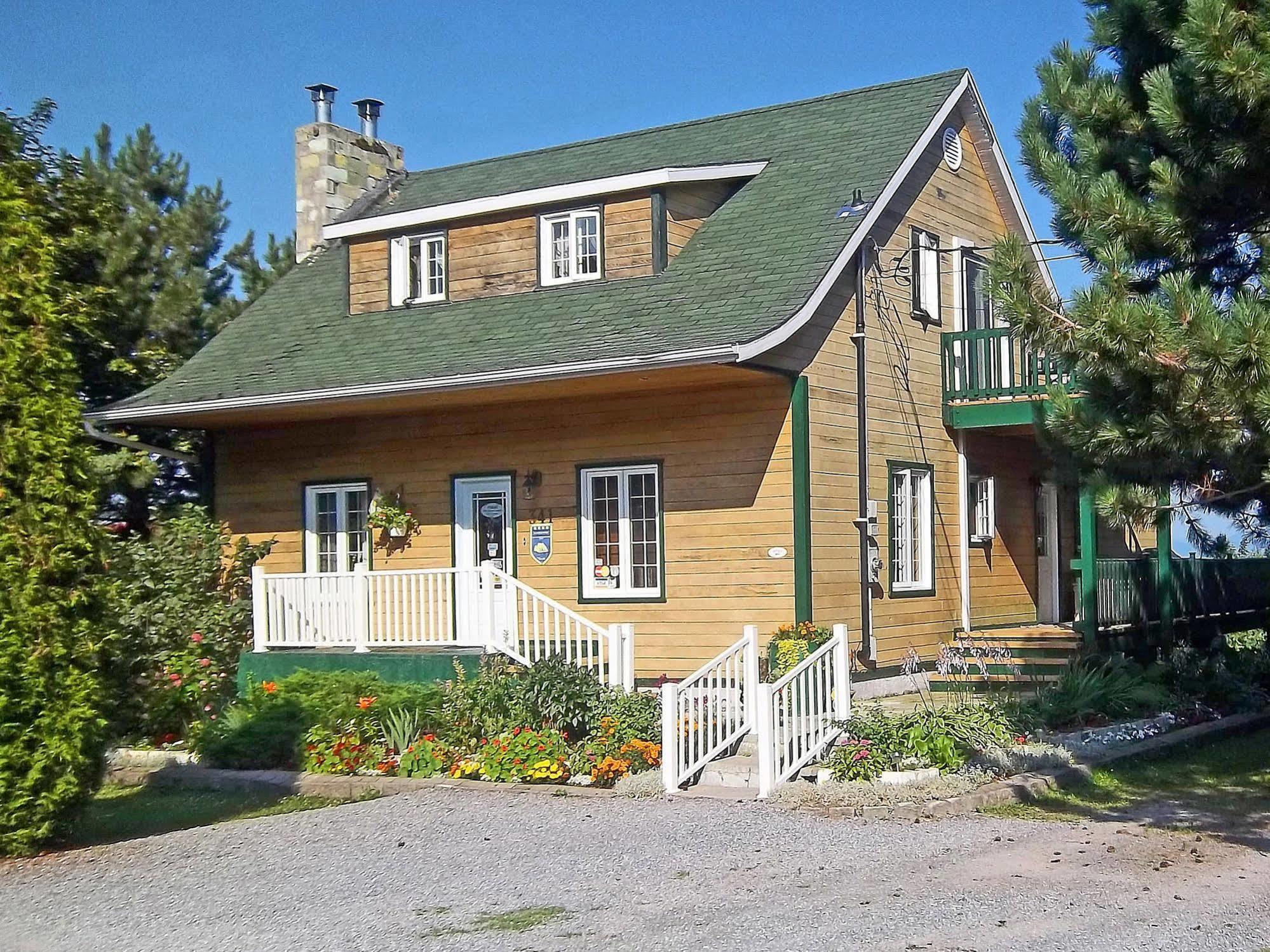 Gite La Halte Du Verger Bed And Breakfast Rivière-du-Loup Eksteriør billede